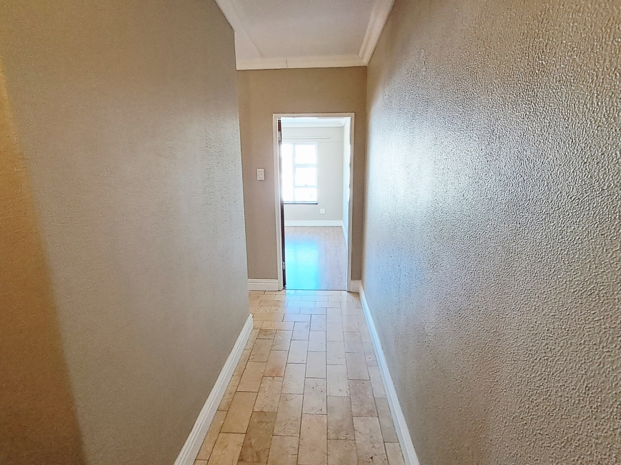 2 Bedroom Property for Sale in Sea Point Western Cape